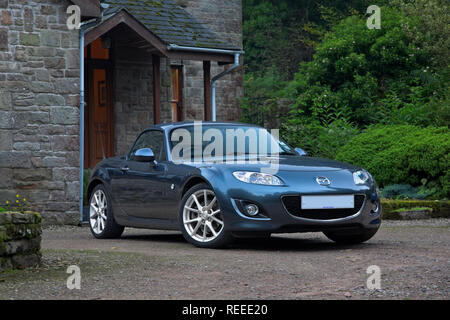 Blue Mazda MX-5 Mkiii. Stockfoto