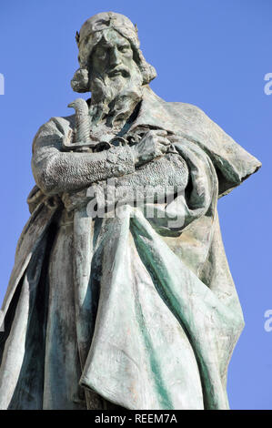 Der Heldenplatz ist einer der wichtigsten Plätze in Budapest, Ungarn. Millennium Monument. Die Statue von König IV. Béla. Hősök tere Stockfoto