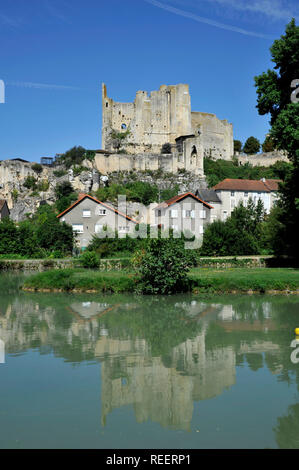 Chauvigny (zentral-westlichen Frankreich): Ruinen der ÒChateau des EvequesÓ (Bishops Castle) oder Òchateau baronnialÓ. Das Gebäude ist als Nation eingestuft Stockfoto