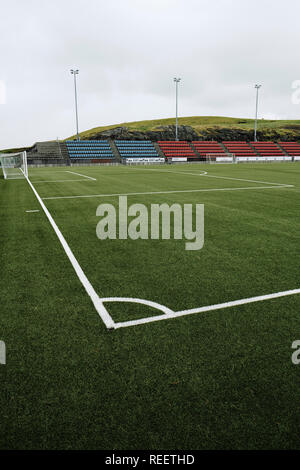 Svangaskard Fußballstadion einmal die Heimat der Färöer National Football Team in Eysturoy Toftir Färöer Inseln. Stockfoto