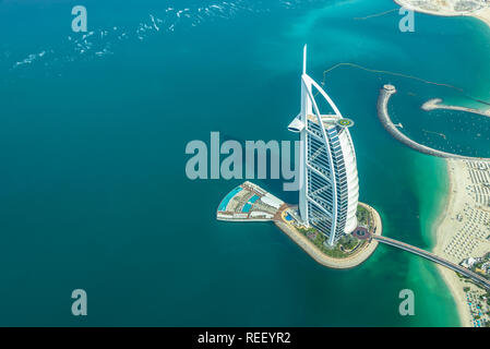 Luftbild des Burj Al Arab Hotel in Dubai, Vereinigte Arabische Emirate Stockfoto