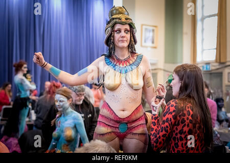 Glastonbury, Somerset, UK. 12. Jan 2019. Glastonbury Body Art Festival. Credit: Guy Corbishley/Alamy leben Nachrichten Stockfoto