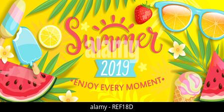 Sommer Banner mit Symbolen für den Sommer wie Eiscreme, Wassermelone, Erdbeeren, Gläser. Hand gezeichnet Schriftzug für Vorlage Karte, Wallpaper, Flyer, Einladung, Plakat, Broschüre. Vector Illustration Stock Vektor