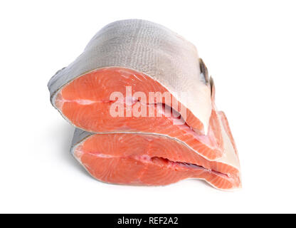 Stücke von Pink Lachs auf weißem Hintergrund. Stockfoto