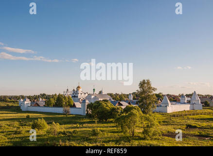 Kloster des Klosters Fürsprache oder Pokrowski in der antiken Stadt Susdal, Russland. Goldenen Ring von Russland. Stockfoto