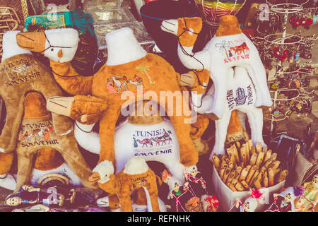 Traditionelles Souvenir in tunesischen Marktes, Tunesien. Stockfoto