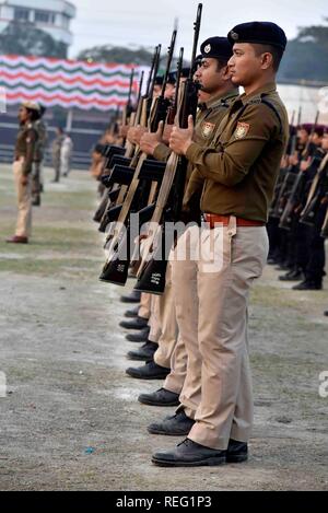 Guwahati, Indien. 21. Januar 2019. Parade Probe anlässlich des Tag der Republik feiern im Veterinärbereich in Khanapara, Guwahati am Montag, 21. Januar 2019. Quelle: David Talukdar/Alamy leben Nachrichten Stockfoto