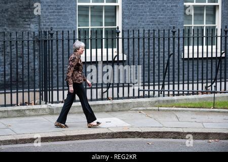 PM Theresa May an der Downing Street 10. London, Großbritannien. 21/01/2019 | Verwendung weltweit Stockfoto
