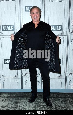 Terry Dubrow innen für AOL bauen Serie Berühmtheit Candids-MON, AOL bauen Serie, New York, NY 21. Januar 2019. Foto: Steve Mack/Everett Collection Stockfoto