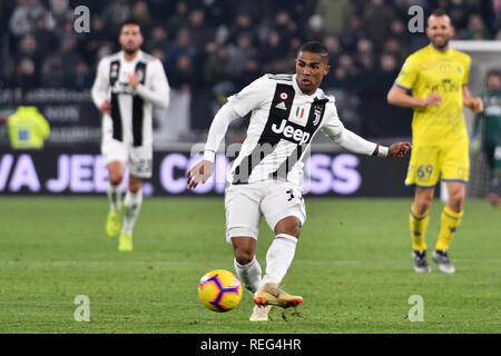 Turin, Italien. 21. Jan 2019. Douglas Costa (Juventus FC) während der Serie ein Fußballspiel zwischen Juventus Turin und AC Chievo Verona bei Allianz Stadion am 21 Januar, 2019 in Turin, Italien. Quelle: FABIO UDINE/Alamy leben Nachrichten Stockfoto