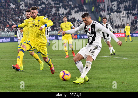 Turin, Italien. 21. Jan 2019. Cristiano Ronaldo (Juventus) während der Serie ein Fußballspiel zwischen Juventus Turin und AC Chievo Verona bei Allianz Stadion am 21 Januar, 2019 in Turin, Italien. Quelle: FABIO UDINE/Alamy leben Nachrichten Stockfoto