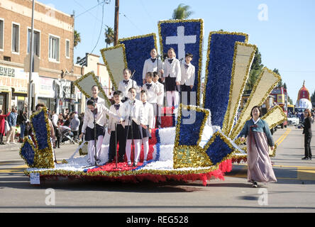 Los Angeles, Kalifornien, USA. Jan, 2019 21. Menschen beteiligen sich an der Martin Luther King Parade in Los Angeles, am Montag, den 21. Januar 2019. Die 34. jährliche Königreich Day Parade zu Ehren von Martin Luther King Jr. Motto war "Gesunder Körper, gesunder Geist, gesunde Demokratie. Credit: Ringo Chiu/ZUMA Draht/Alamy leben Nachrichten Stockfoto