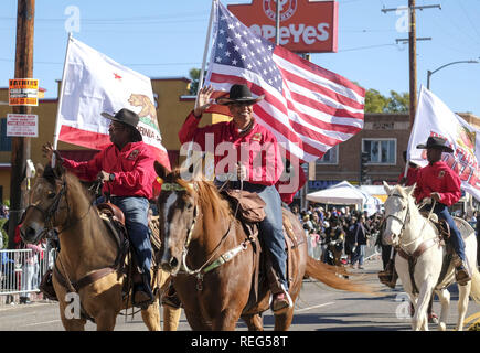 Los Angeles, Kalifornien, USA. Jan, 2019 21. Menschen beteiligen sich an der Martin Luther King Parade in Los Angeles, am Montag, den 21. Januar 2019. Die 34. jährliche Königreich Day Parade zu Ehren von Martin Luther King Jr. Motto war "Gesunder Körper, gesunder Geist, gesunde Demokratie. Credit: Ringo Chiu/ZUMA Draht/Alamy leben Nachrichten Stockfoto