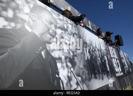 Los Angeles, Kalifornien, USA. Jan, 2019 21. Menschen beteiligen sich an der Martin Luther King Parade in Los Angeles, am Montag, den 21. Januar 2019. Die 34. jährliche Königreich Day Parade zu Ehren von Martin Luther King Jr. Motto war "Gesunder Körper, gesunder Geist, gesunde Demokratie. Credit: Ringo Chiu/ZUMA Draht/Alamy leben Nachrichten Stockfoto