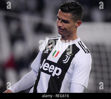 Turin, Italien. Jan, 2019 21. FC Juventus' Cristiano Ronaldo reagiert während der Serie ein Fußballspiel zwischen dem FC Juventus und Chievo Verona in Turin, Italien, Jan. 21, 2019. FC Juventus Turin gewann 3-0. Credit: Alberto Lingria/Xinhua/Alamy leben Nachrichten Stockfoto