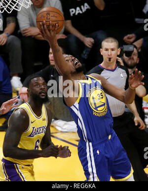 Los Angeles, Kalifornien, USA. Jan, 2019 21. Golden State Warriors' Kevin Durant (35) geht in den Warenkorb während einer NBA Basketball Spiel zwischen den Los Angeles Lakers und Golden State Warriors Montag, Januar 21, 2019, in Los Angeles. Credit: Ringo Chiu/ZUMA Draht/Alamy leben Nachrichten Stockfoto