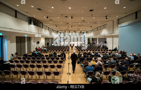 Oldenburg, Deutschland. 22 Jan, 2019. Ein Blick in den Gerichtssaal, wo der Prozess gegen die Mörder Niels Högel stattfindet. Credit: mohssen Assanimoghaddam/dpa/Alamy leben Nachrichten Stockfoto