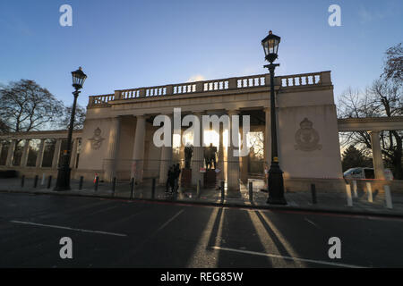 London, Großbritannien. 22 Jan, 2019. Eine allgemeine Ansicht der RAF WW2 Bomber Command Memorial in London bei Sonnenaufgang wurde von unbekannten Tätern Credit vandalized: Amer ghazzal/Alamy leben Nachrichten Stockfoto