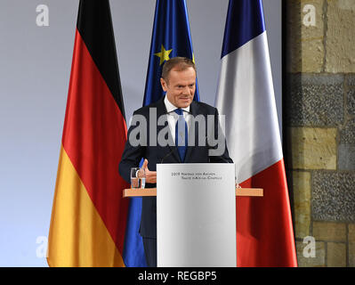 Aachen, Deutschland. 22. Januar, 2019. Der Präsident des Europäischen Rates Donald Tusk liefert eine Rede bei der Vertrag von Aachen Unterzeichnung in Aachen, Deutschland, Jan. 22, 2019. Die deutsche Bundeskanzlerin Angela Merkel und der französische Präsident Emmanuel Längestrich haben einen Vertrag der Freundschaft und der Zusammenarbeit zwischen den beiden Ländern am Dienstag zu erneuern unterzeichnet. Der Vertrag von Aachen verbindet sich mit der Elysee Vertrag wurde 1963 unterzeichnet. Quelle: Xinhua/Alamy leben Nachrichten Stockfoto