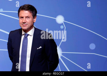 Rom, Italien. 22. Januar, 2019. Giuseppe Conte Rom Januar 22 2019. Übereinkommen der Bewegung 5 Sterne Partei zu erklären, das Grundeinkommen Gesetz gerade genehmigt. Foto Samantha Zucchi Insidefoto Credit: insidefoto Srl/Alamy leben Nachrichten Stockfoto