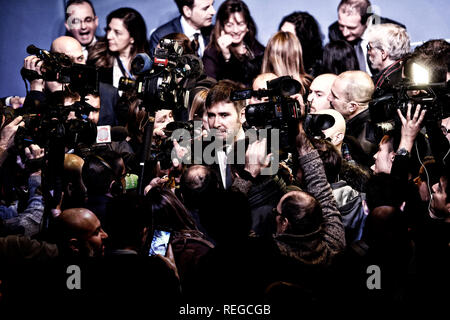 Rom, Italien. 22. Januar, 2019. Alessandro Di Battista Rom Januar 22 2019. Übereinkommen der Bewegung 5 Sterne Partei zu erklären, das Grundeinkommen Gesetz gerade genehmigt. Foto Samantha Zucchi Insidefoto Credit: insidefoto Srl/Alamy leben Nachrichten Stockfoto