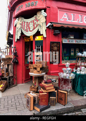 Shop auf der Portobello Road in London, England Stockfoto