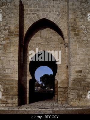 PUERTA DE TOLEDO - ARABE - RESTOS DE LA MURALLA (LAS MEJORES) - SIGLO XIV. Lage: an der Außenseite. CIUDAD REAL. Spanien. Stockfoto