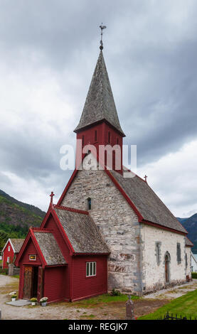 12. Jahrhundert romanischen gotischen Dale Kirche in Lustre Dorf am Lustrafjord (Lustrafjorden) Fjord, Zweig der größere Sognefjord (sognefjorden), Lu Stockfoto