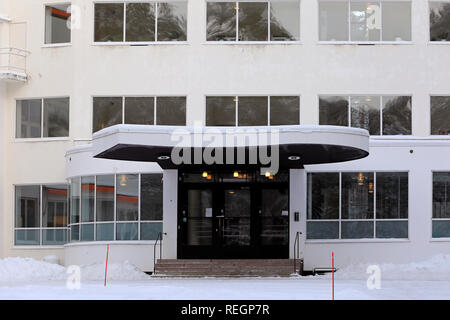 Der Eingang zum Sanatorium Paimio, ein ehemaliger Tuberkulose Sanatorium von finnischen Architekten Alvar Aalto entworfen. 1933. Paimio, Finnland. Januar 19, 2019 Stockfoto