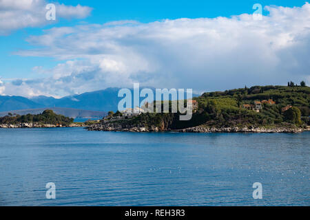 Europa Griechenland Korfu Ostküste Bucht in Richtung Albanien suchen Stockfoto