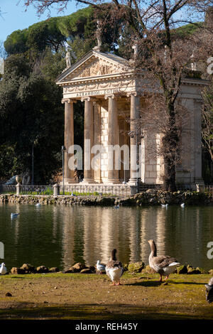 Italien Rom Der Tempel des Aesculapius in den Gärten der Villa Borghese von Antonio Asprucci und seinem Sohn Mario Stockfoto