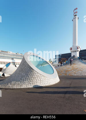 Helsinki, Finnland - 14. Oktober 2018: Menschen bei Amos Rex Art Museum im Zentrum von Helsinki. Im Jahr 2018 Eröffnete, Moderne Kunst Projekt kostet 50 Millio Stockfoto