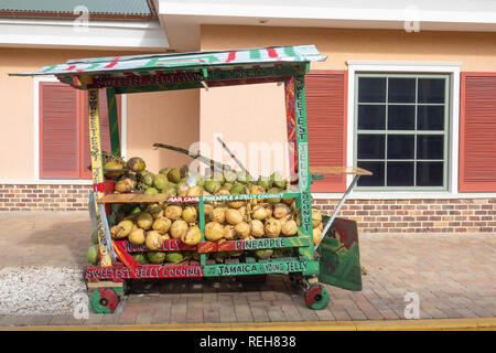 Gelee Kokosnuss und Zuckerrohr Warenkorb in den Hafen von Falmouth Jamaika Stockfoto