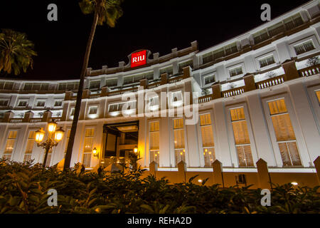 Nacht Szene von Riu Palace Hotel in Playa del Inglés, Gran Canaria, Spanien Stockfoto