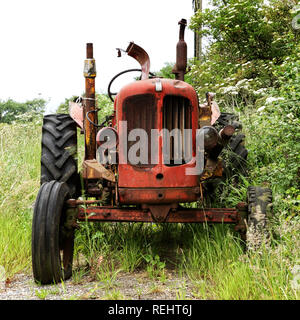 Alte verlassene Traktor Stockfoto