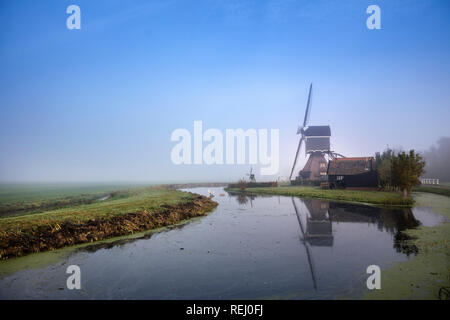 Die Niederlande, Vlist, Vlist Fluss, Windmühle namens Bon Repa. Stockfoto