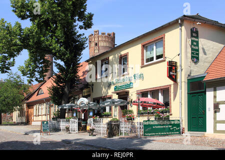 Die Stendal Straße in Tangermünde in Sachsen-Anhalt in Deutschland Stockfoto