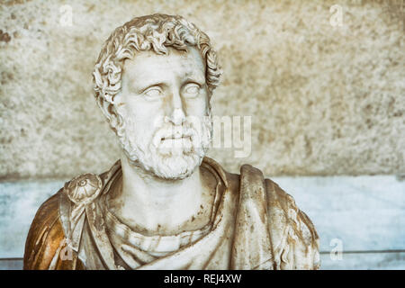 Porträtbüste des Kaisers Antoninus Pius im Museum der antiken Agora in Athen, Griechenland. Stockfoto