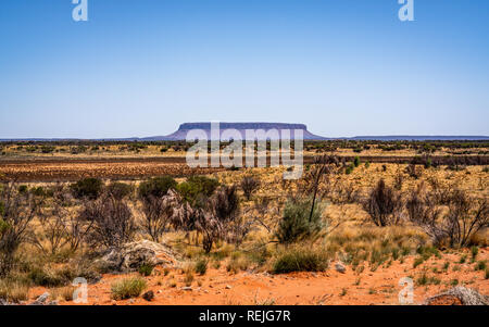 Mount Conner oder Attila Berg Blick in NT-Zentrale Outback Australien Stockfoto