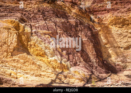 Ochre Pits bunten Anzeigen in West MacDonnell National Park in NT-Zentrale Outback Australien Stockfoto