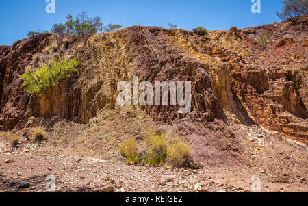 Ochre Pits bunten Anzeigen in West MacDonnell National Park in NT-Zentrale Outback Australien Stockfoto