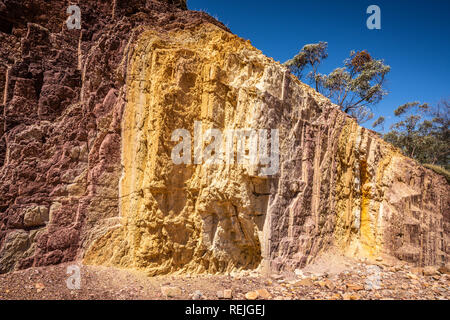 Ochre Pits bunten Anzeigen in West MacDonnell National Park in NT-Zentrale Outback Australien Stockfoto