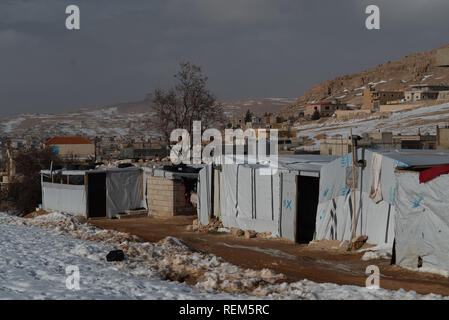 Flüchtlingslager in Arial, der Libanesischen Bekaa-tal schlug durch Winterstürme. Mehr als 22.000 syrische Flüchtlinge in 574 Siedlungsstrukturen im Libanon haben in diesem Jahr Wintersturm betroffen wurde, nach Angaben der UN Abbildung Stockfoto