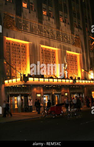 New York, NY-Oktober 06: (Außen) an der Katharine McPhee Leistung bei Columbus Bürgerstiftung Gala im Waldorf=Astoria am Samstag, O Stockfoto