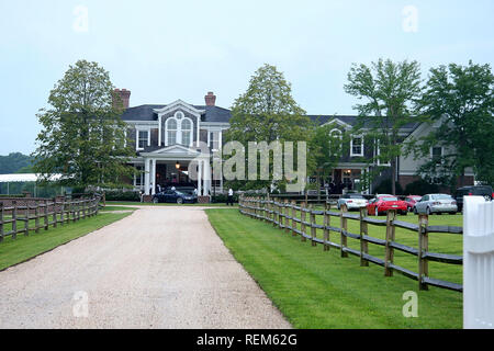 Wassermühle, NY - 14. August: (Außen) an der beste Freunde Hamptons Beach Bash bei Ann Hearst Residence am Donnerstag, 14. August 2008 In der Wassermühle, NY. Stockfoto