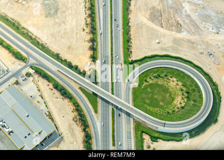 Luftaufnahme von einer Straße Interchange in Dubai, Vereinigte Arabische Emirate Stockfoto