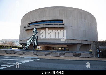 Ein Blick auf die Straße des Hirshhorn Museum Kunst und Skulptur Galerie neben der National Mall in Washington DC, USA. Stockfoto