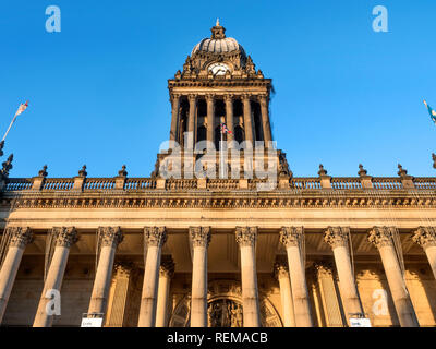 Fading winter Nachmittag Licht auf dem Rathaus in Leeds West Yorkshire England Stockfoto