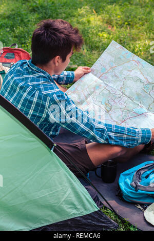 Verbringt einen Urlaub auf dem Campingplatz. Planung nächste Reise. Stockfoto