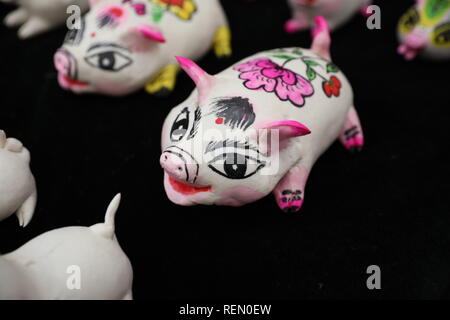 Xi'an, China. 22 Jan, 2019. Das Schwein geformte gedämpfte Brötchen beim Folk Festival in Xi'an, Provinz Shaanxi im Nordwesten Chinas gesehen werden kann. Credit: Sipa Asien/Pacific Press/Alamy leben Nachrichten Stockfoto